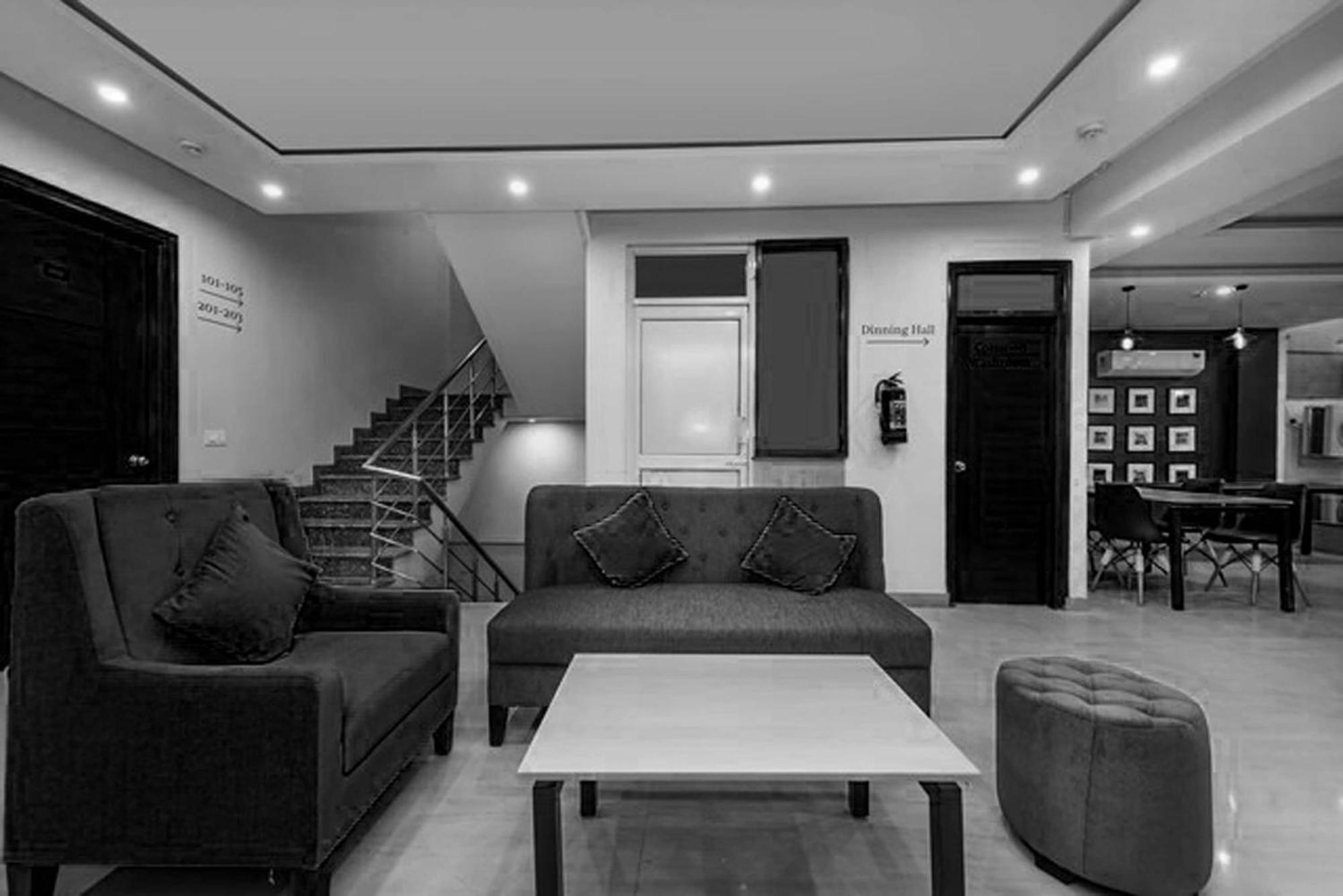 Hotel O Earth Villa Near Bestech Central Square Mall Gurgáon Exteriér fotografie